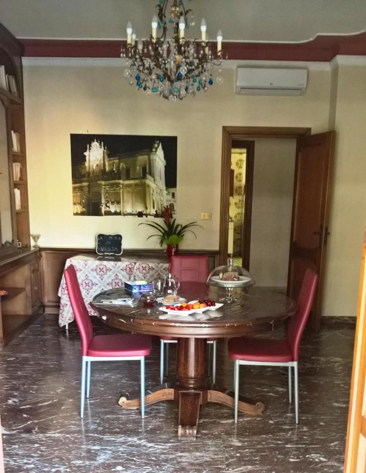 La Dimora Di Vesta Bed & Breakfast Lecce Exterior foto